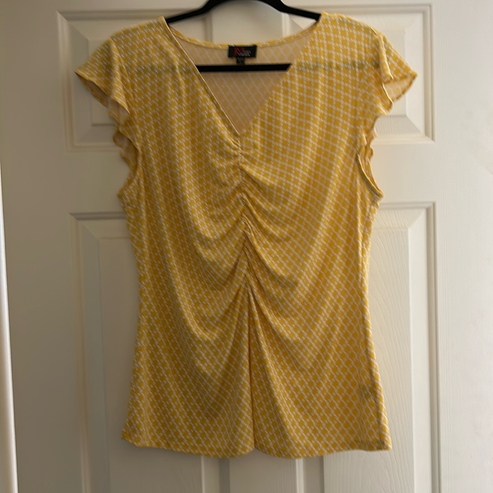 Yellow Short Sleeve Top | Size Large